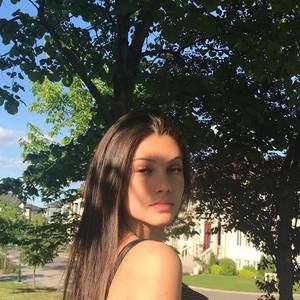 Meet your Posher, Emily